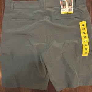 BRAND NEW: Men’s Golf Shorts - Gray - Size 32